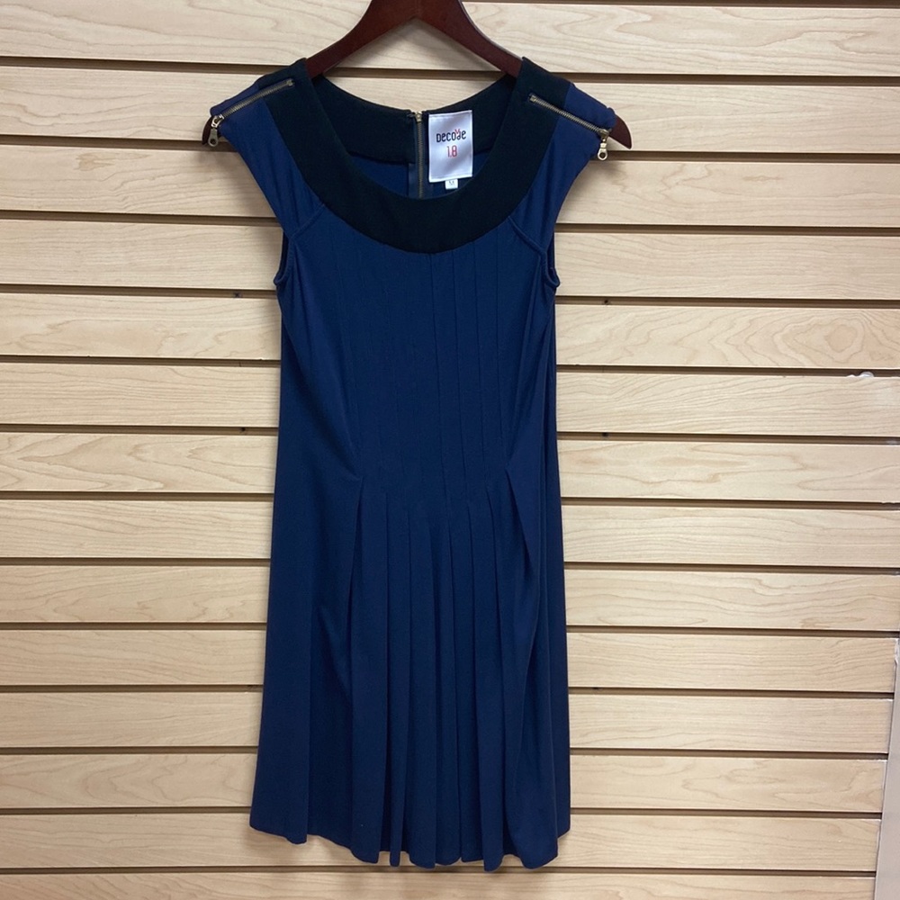 Decode 1.8 fashionable women dress   size Medium